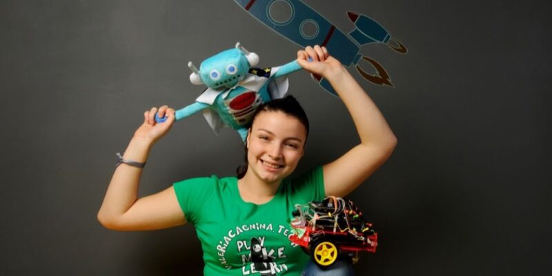 Valeria Cagnina 18 anni gira il mondo per insegnare la robotica
